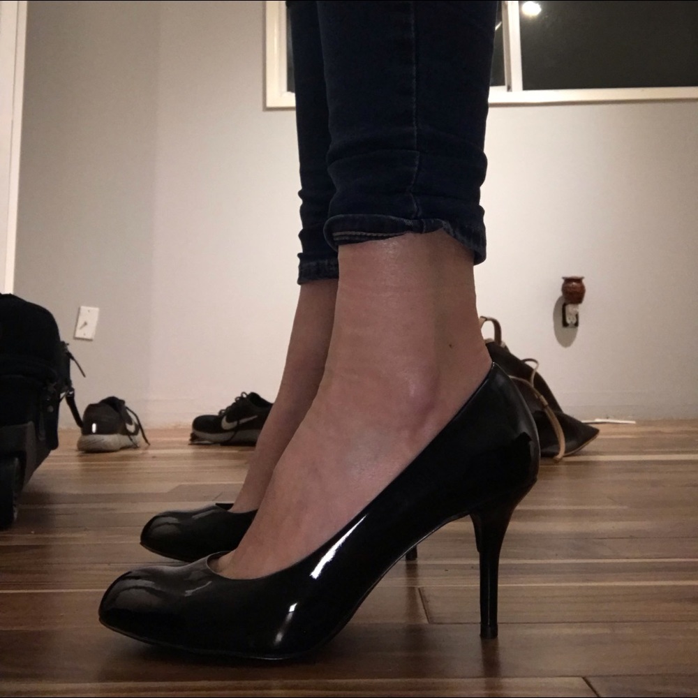 Steve Madden satin pumps